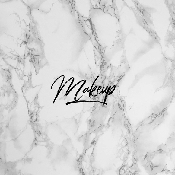 Makeup - Picture 1 of 1